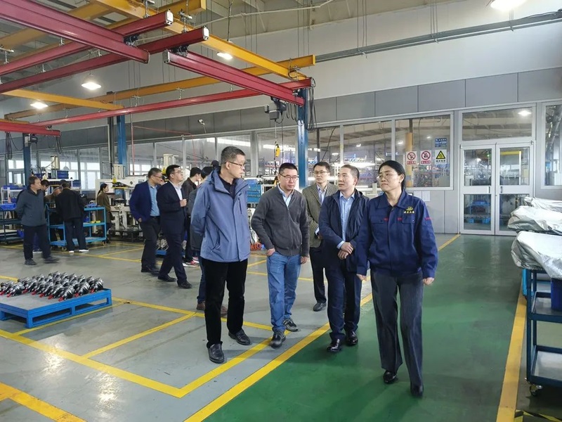 青島力克川液壓機(jī)械有限公司協(xié)辦國家標(biāo)準(zhǔn)審查會議在青島勝利召開!5.jpg 青島力克川液壓機(jī)械有限公司協(xié)辦國家標(biāo)準(zhǔn)審查會議在青島勝利召開!5.jpg